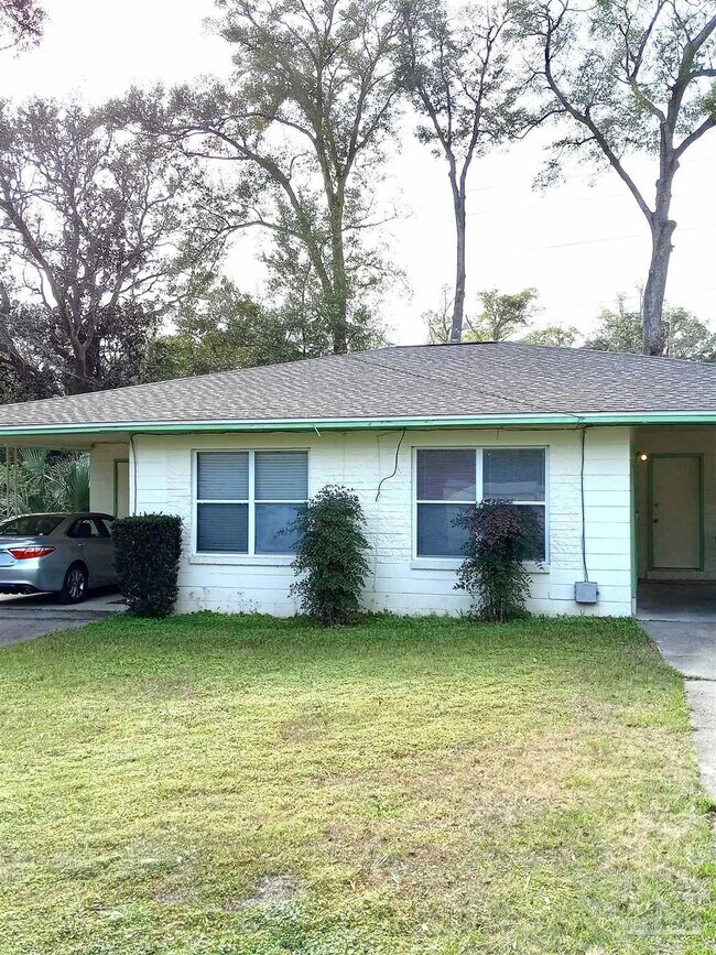419 N Wentworth St in Pensacola, FL - Building Photo - Building Photo