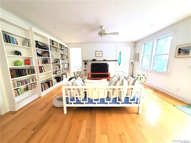 1000 Rambler Rd in Southold, NY - Building Photo - Building Photo