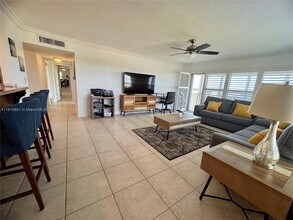 10777 W Sample Rd in Coral Springs, FL - Building Photo - Building Photo