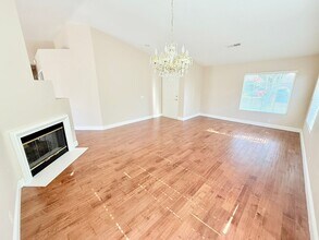 236 Strada Fortuna in Palm Desert, CA - Building Photo - Building Photo