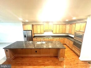 42619 Harlow Meadows Terrace in Sterling, VA - Building Photo - Building Photo
