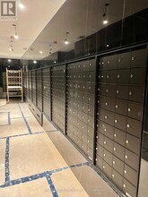 11 Yorkville Ave in Toronto, ON - Building Photo - Building Photo