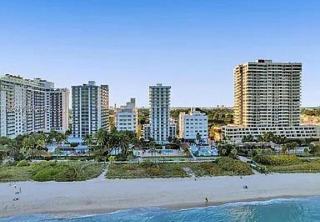 2457 Collins Ave-Unit -1504 in Miami Beach, FL - Building Photo