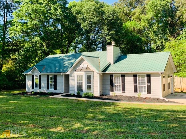 30 Standing Rock Rd in Senoia, GA - Building Photo - Building Photo