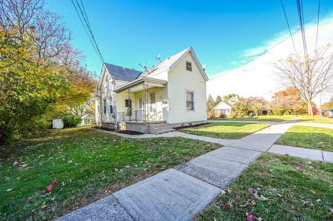 7813 Elizabeth St, Unit Top floor of duplex
