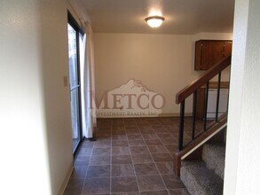 203-205 S 40th Pl in Springfield, OR - Building Photo - Building Photo