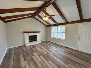 1816 Winding Way Dr in White House, TN - Foto de edificio - Building Photo