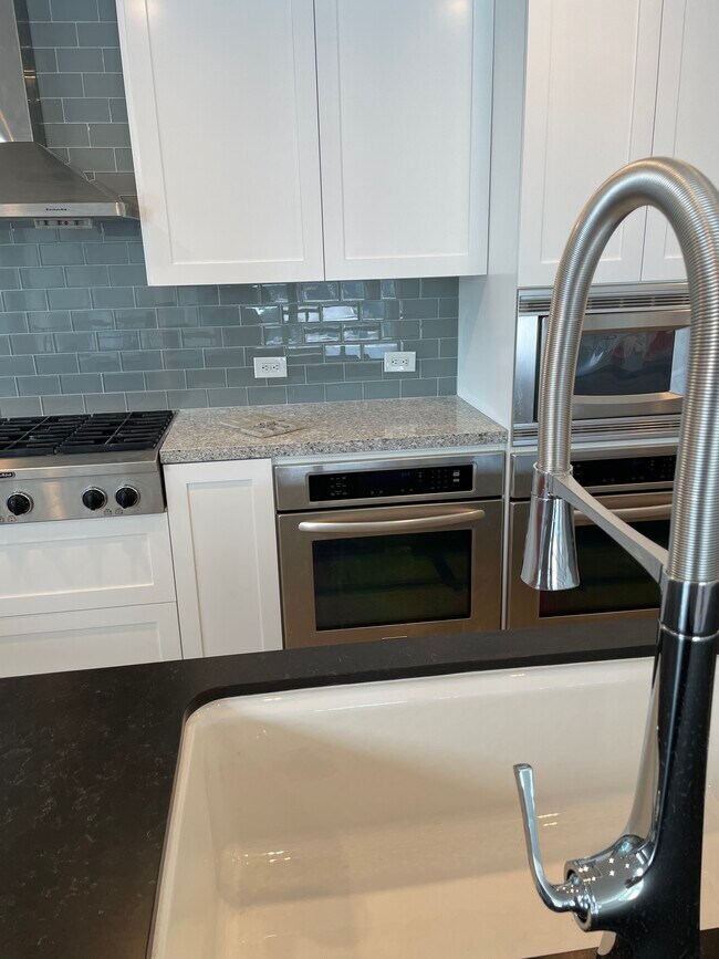 5460 White Oak Rentals in Encino, CA