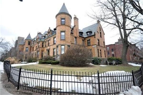 1763 Beacon St, Unit 2 in Brookline, MA - Building Photo - Building Photo