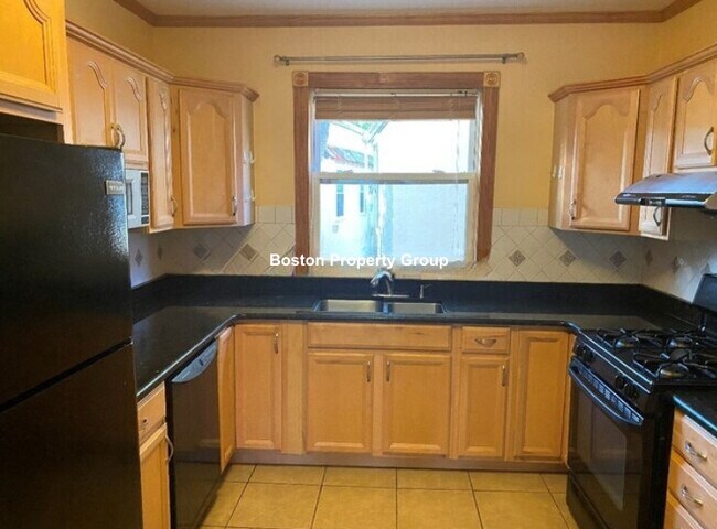 56 Sacramento St, Unit 1 in Cambridge, MA - Building Photo - Building Photo