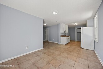 1011 Glencarin St in Jacksonville, FL - Building Photo - Building Photo
