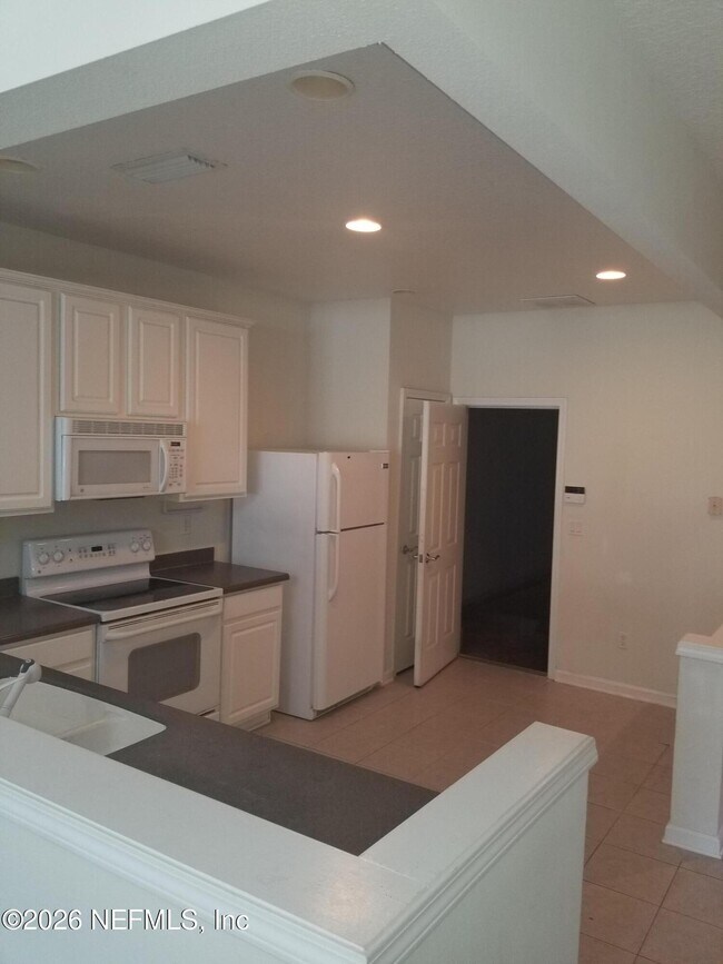 4137 Crownwood Dr in Jacksonville, FL - Building Photo - Building Photo