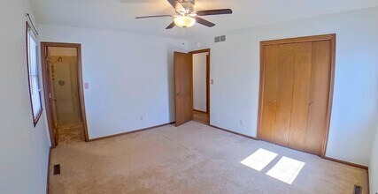 404 Cherry Cir in Manhattan, KS - Building Photo - Building Photo