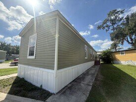 9711 Polak Dr in Tampa, FL - Building Photo