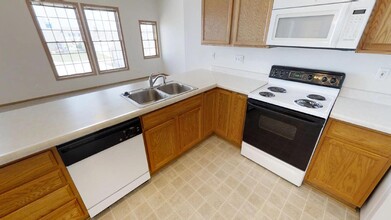 2615 Aspen Rd in Ames, IA - Building Photo - Building Photo