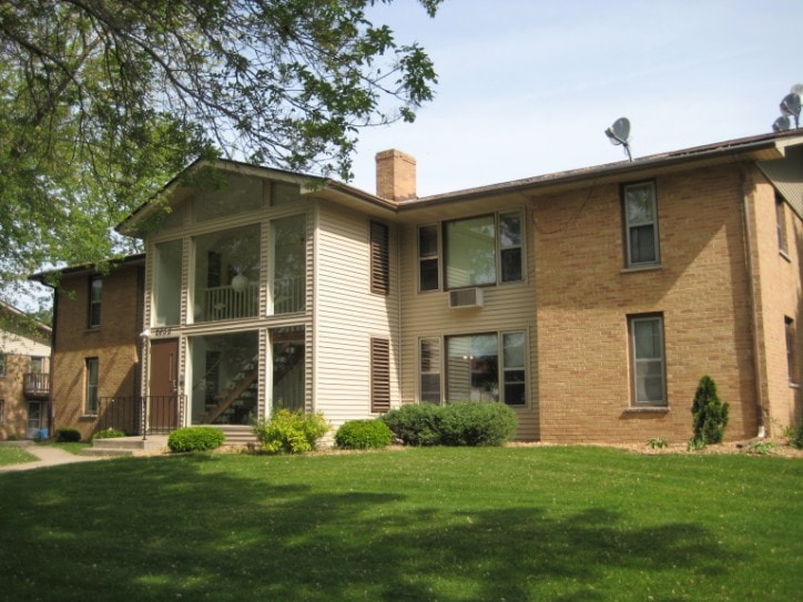 5806-5812 Balsam Rd in Madison, WI - Foto de edificio
