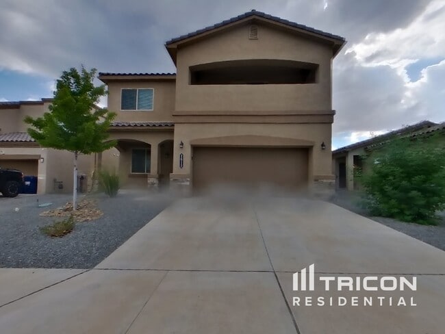 property at 1612 Valle Vista Rd NW