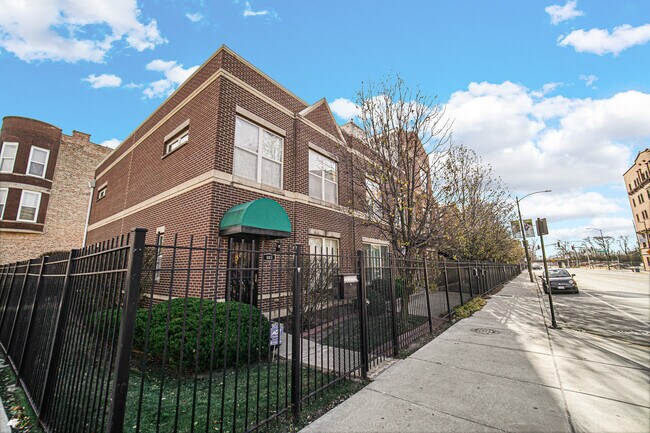 805 S Kedzie Ave in Chicago, IL - Building Photo - Building Photo
