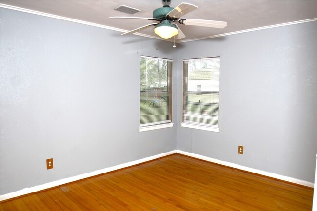 property at 107 Palm Ln