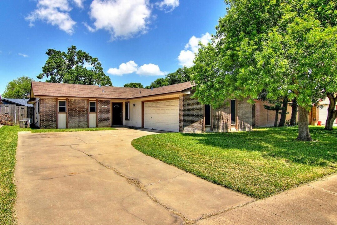1947 Sean Dr in Corpus Christi, TX - Building Photo