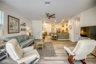 10519 Diamante Way in Ft. Myers, FL - Building Photo - Building Photo