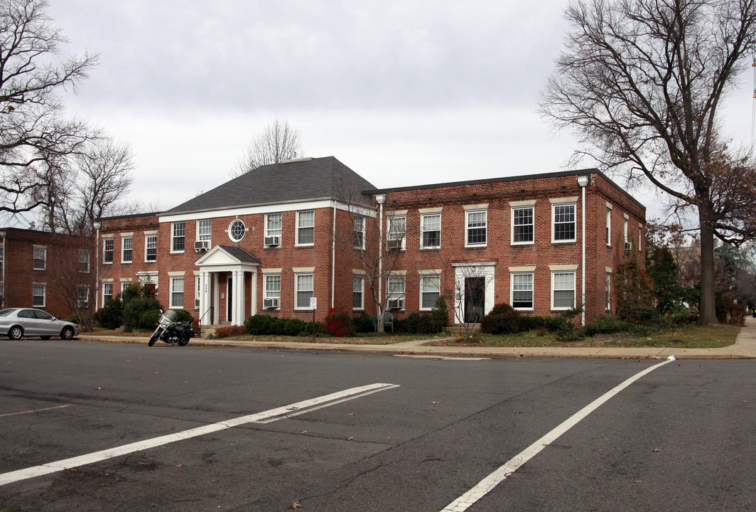 Glendale Apartments in Alexandria, VA - Building Photo