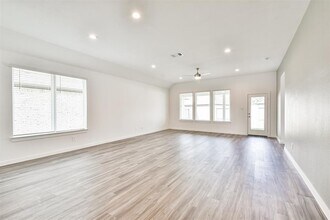 14316 Yellow Hawthorn Ct in Shenandoah, TX - Building Photo - Building Photo