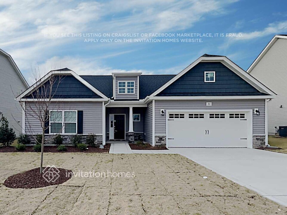211 Wildlife Pkwy in Clayton, NC - Building Photo