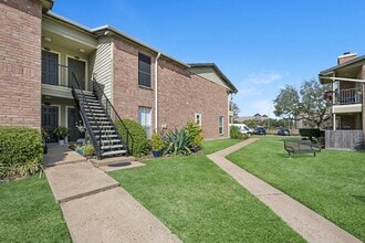 18800 Egret Bay Blvd, Unit 804 in Houston, TX - Building Photo - Building Photo