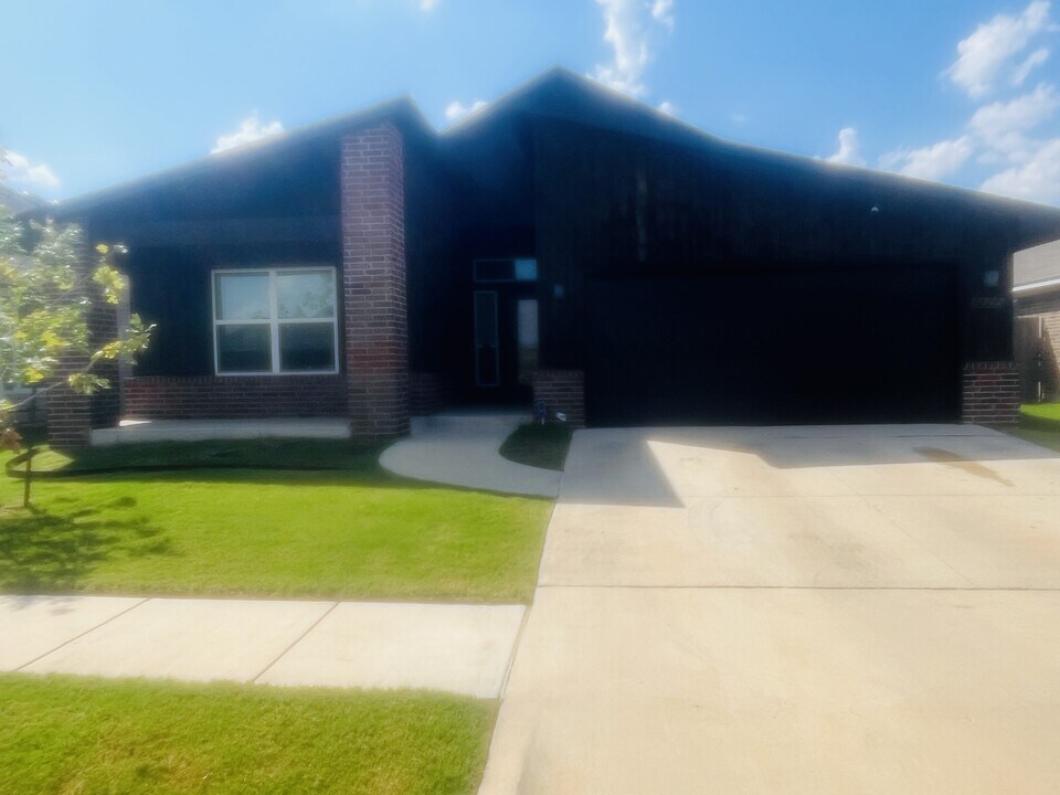 8605 Ricard Dr in Oklahoma City, OK - Building Photo