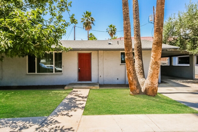 property at 555 W Rio Salado Pkwy
