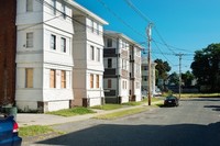 28-32 Lucretia Ave in Chicopee, MA - Building Photo - Building Photo