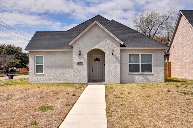 3254 Merida Ave in Fort Worth, TX - Foto de edificio - Building Photo