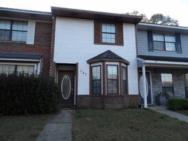 147 Lakeview Dr in Daleville, AL - Building Photo