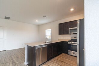 261 Soapstone Pass in Maxwell, TX - Building Photo - Building Photo