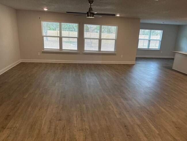 18058 Big Leaf Dr in Gulfport, MS - Building Photo - Building Photo