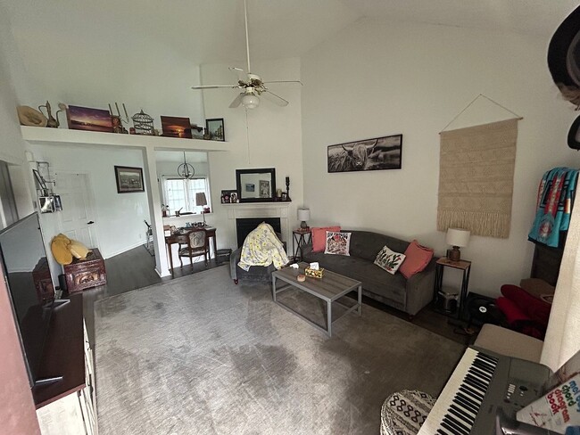 2762 River Bend Dr in Nashville, TN - Foto de edificio - Building Photo