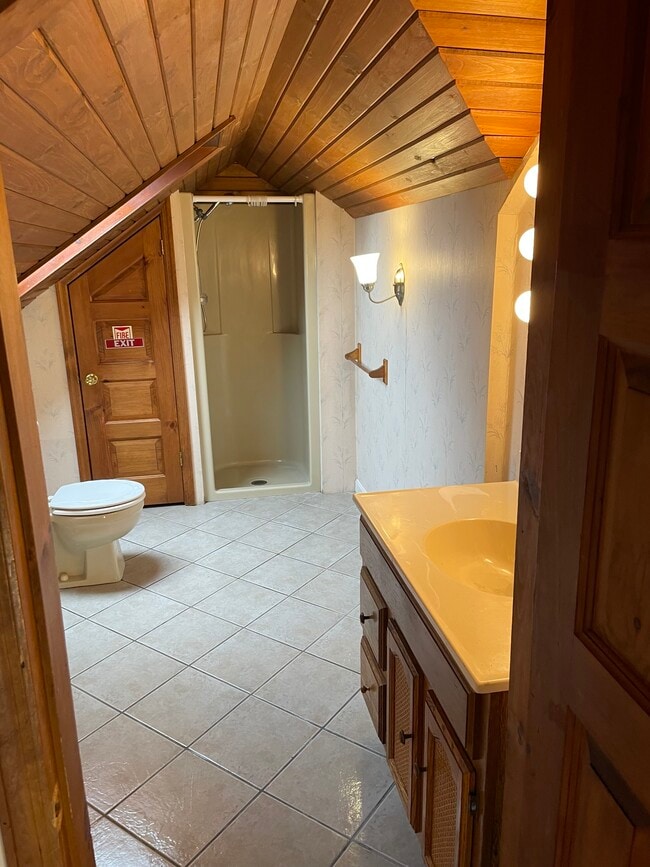 182 Washington St, Unit 3 in Barre, VT - Building Photo - Building Photo