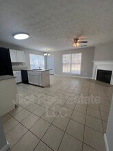 216 Matthew Ln in Jonesboro, GA - Building Photo - Building Photo