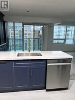 208 Enfield Pl in Mississauga, ON - Building Photo