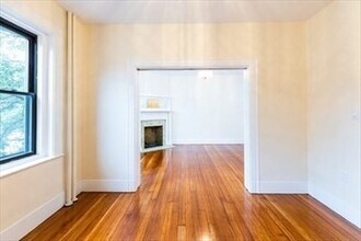 133 Cypress St in Brookline, MA - Building Photo - Building Photo