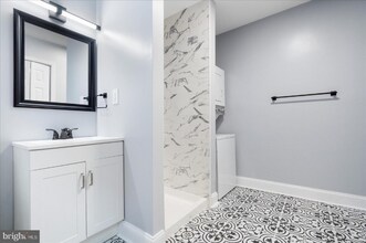 1703 E Lombard St, Unit 2 FL in Baltimore, MD - Building Photo - Building Photo