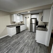 19770 Kingsville St in Harper Woods, MI - Building Photo - Building Photo