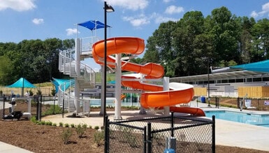 Privately Owned Crestwood Gardens! in Winston-Salem, NC - Foto de edificio - Building Photo