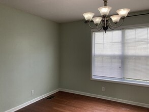 2566 Leprechaun Ln in Clarksville, TN - Foto de edificio - Building Photo