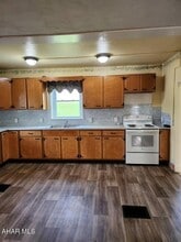 470 Golden Rule Dr in New Enterprise, PA - Foto de edificio - Building Photo