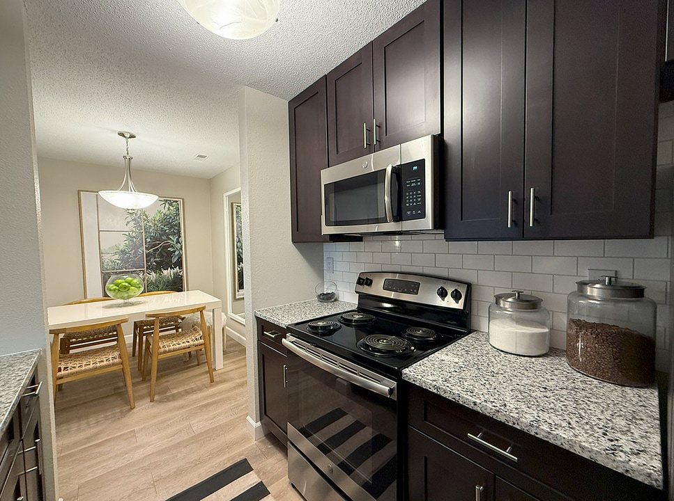 Metro on 5th in St. Charles, MO - Building Photo