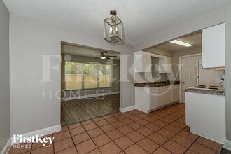 4762 West Dr in Ft. Myers, FL - Foto de edificio - Building Photo