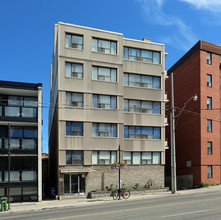 564 Eglinton Ave W in Toronto, ON - Building Photo - Building Photo