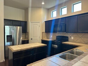 160 Creekside Villa Dr in Kyle, TX - Building Photo - Building Photo